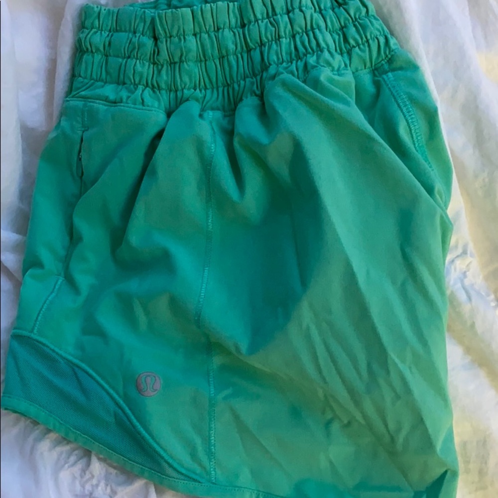 RARE bright turquoise lululemon hotty hot shorts!